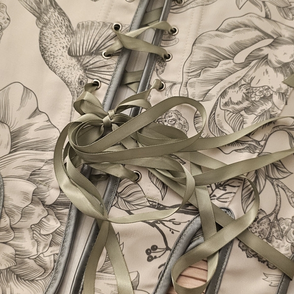 Set of 7 Scarlett Darkness Corsets - Picture 14 of 16